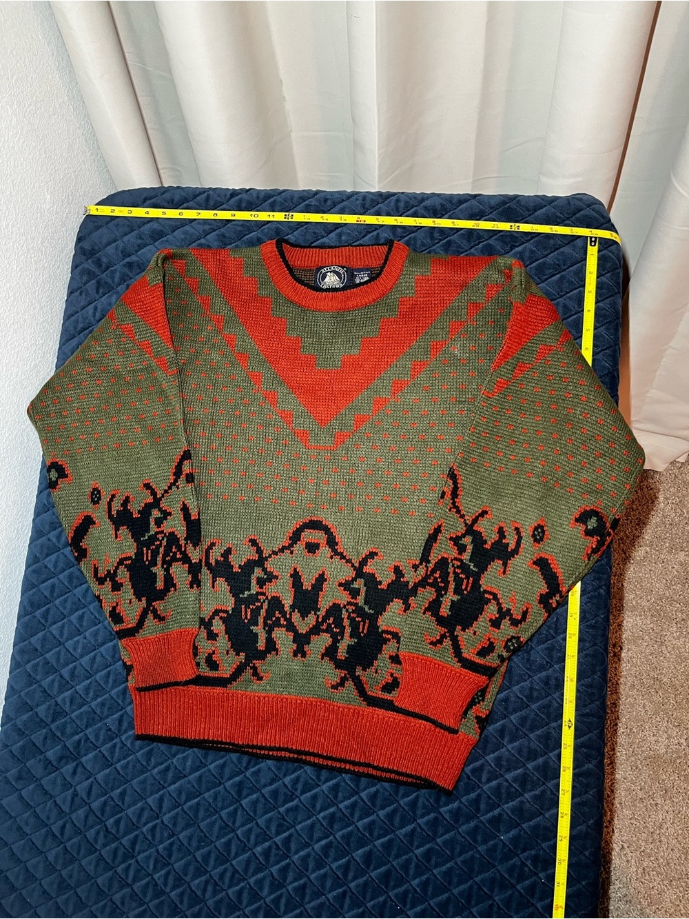 Vintage Men's Olive and Red Geometric Crewneck Sweater